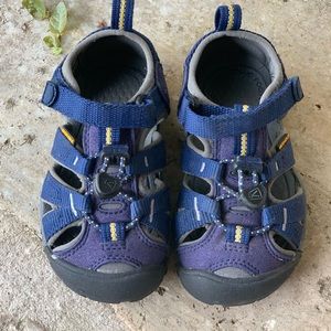 Keen Seacamp II navy blue water shoes, size 8
